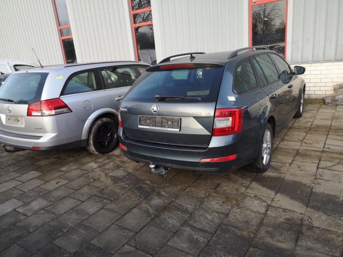 Skoda Octavia Combi 1.6 TDI Greenline 16V Sloopvoertuig (2016, Grijs)