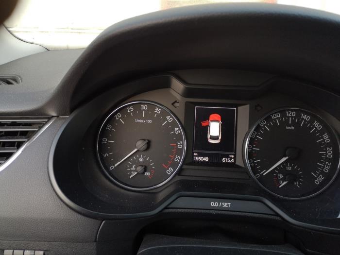 Skoda Octavia Combi 1.6 TDI Greenline 16V Sloopvoertuig (2016, Grijs)