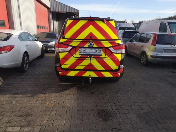 Ssang Yong Rodius 2.0 e-200 Xdi 16V 4WD Sloopvoertuig (2015, Zwart)