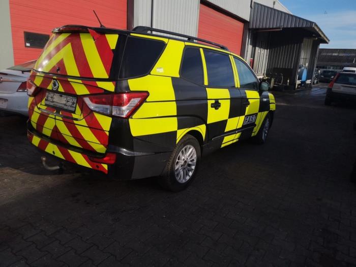 Ssang Yong Rodius 2.0 e-200 Xdi 16V 4WD Sloopvoertuig (2015, Zwart)