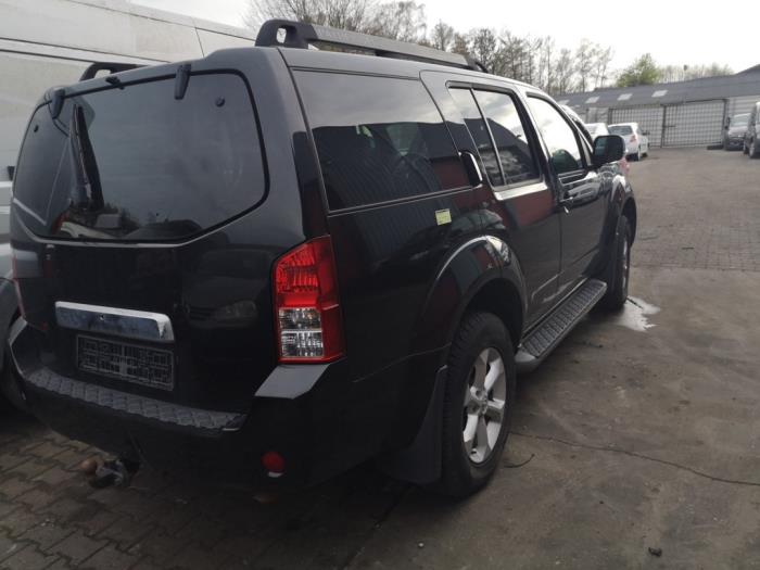 Nissan Pathfinder 2.5 dCi 16V 4x4 Sloopvoertuig (2008, Zwart)