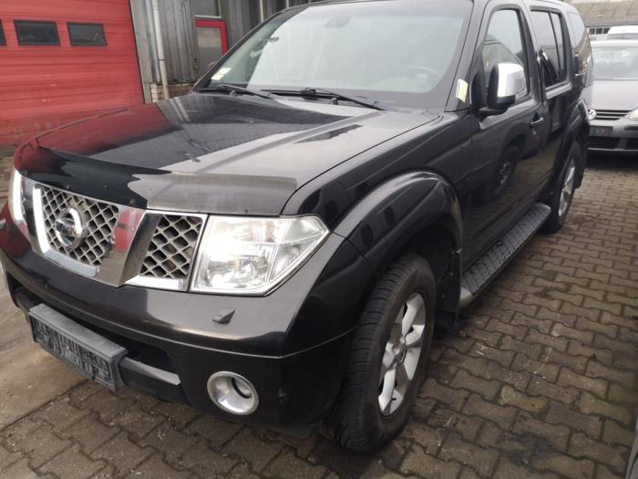 Nissan Pathfinder 2.5 dCi 16V 4x4 Sloopvoertuig (2008, Zwart)