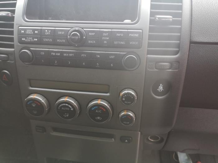 Nissan Pathfinder 2.5 dCi 16V 4x4 Sloopvoertuig (2008, Zwart)