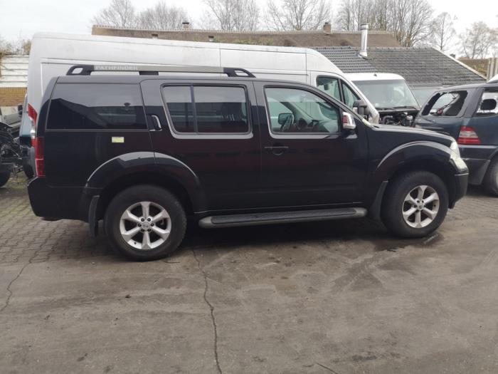 Nissan Pathfinder 2.5 dCi 16V 4x4 Sloopvoertuig (2008, Zwart)