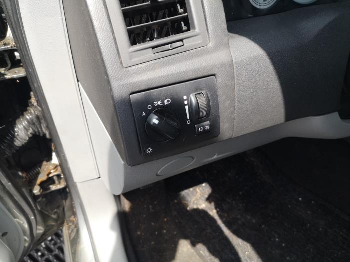 Chrysler 300 C Touring 3.0 CRD 24V Sloopvoertuig (2007, Grijs)