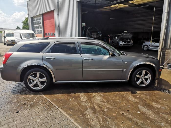 Chrysler 300 C Touring 3.0 CRD 24V Sloopvoertuig (2007, Grijs)