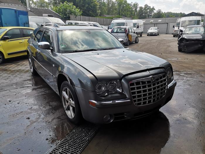 Chrysler 300 C Touring 3.0 CRD 24V Sloopvoertuig (2007, Grijs)