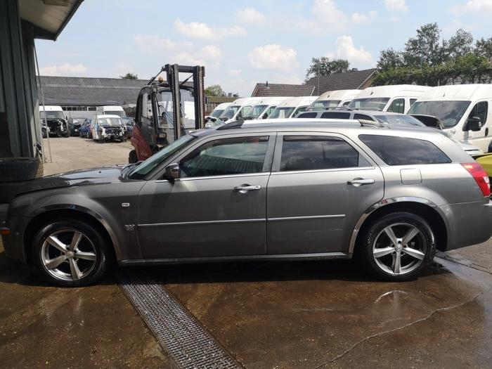 Chrysler 300 C Touring 3.0 CRD 24V Sloopvoertuig (2007, Grijs)