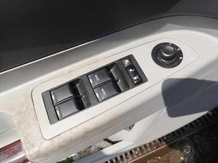 Chrysler 300 C Touring 3.0 CRD 24V Sloopvoertuig (2007, Grijs)