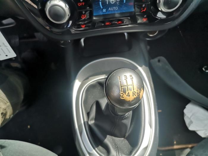 Nissan Juke 1.6 16V Sloopvoertuig (2010, Bruin)