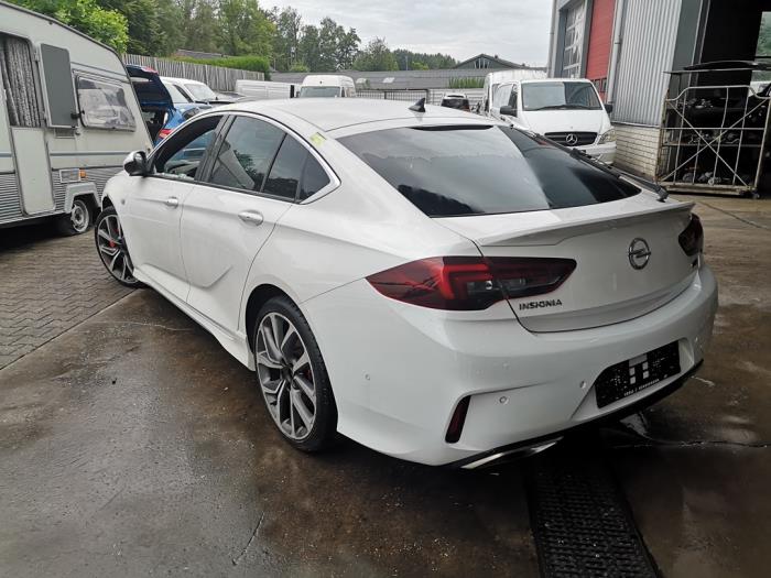 Opel Insignia Grand Sport 2.0 CDTI 16V 4x4 Sloopvoertuig (2020, Wit)