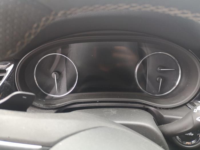 Opel Insignia Grand Sport 2.0 CDTI 16V 4x4 Sloopvoertuig (2020, Wit)