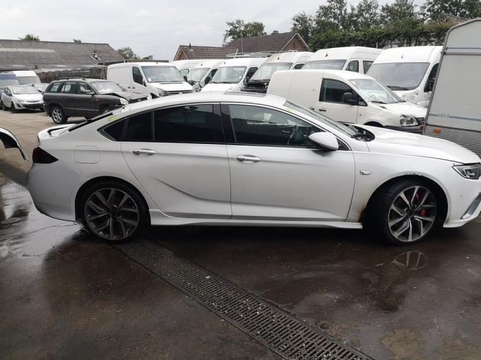Opel Insignia Grand Sport 2.0 CDTI 16V 4x4 Sloopvoertuig (2020, Wit)