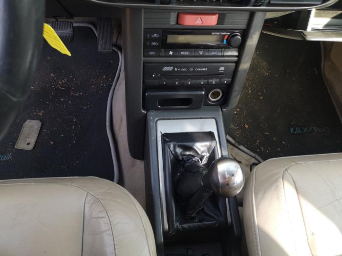 Nissan X-Trail 2.0 16V 4x4 Sloopvoertuig (2002, Grijs)