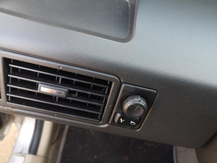 Nissan X-Trail 2.0 16V 4x4 Sloopvoertuig (2002, Grijs)