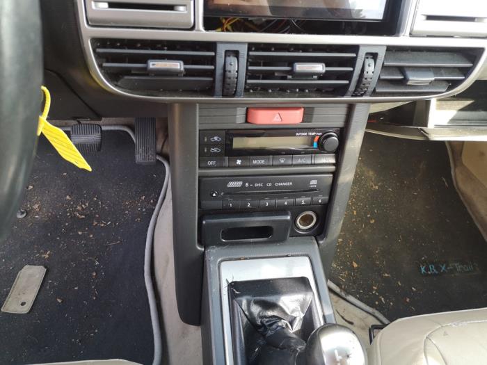 Nissan X-Trail 2.0 16V 4x4 Sloopvoertuig (2002, Grijs)