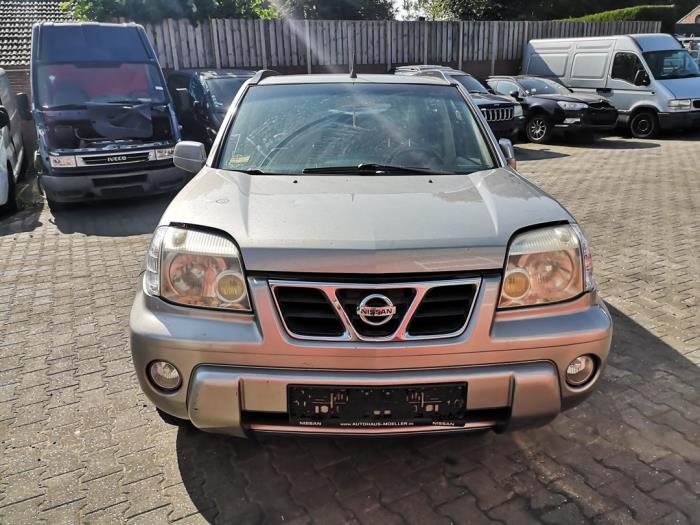 Nissan X-Trail 2.0 16V 4x4 Sloopvoertuig (2002, Grijs)