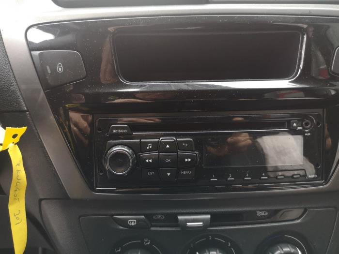 Peugeot 301 1.2 VTI 72 12V Sloopvoertuig (2015, Wit)