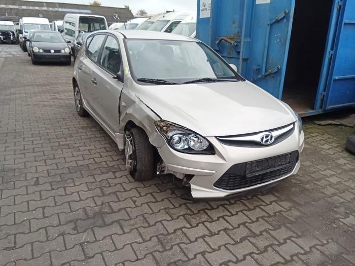 Hyundai i30 1.6 CRDi 16V VGT LP Sloopvoertuig (2011, Beige)