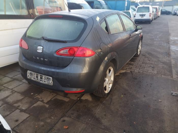 Seat Leon 1.6 Sloopvoertuig (2006, Grijs)