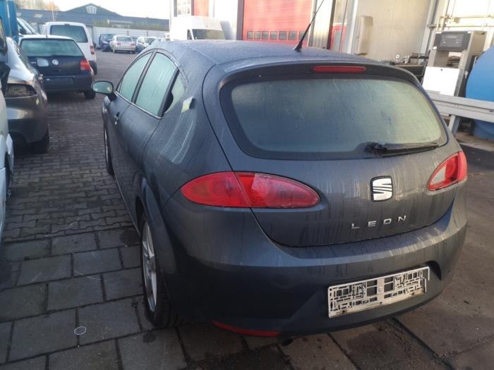 Seat Leon 1.6 Sloopvoertuig (2006, Grijs)