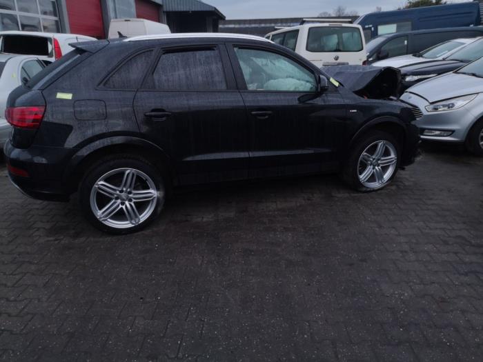 Audi Q3 2.0 TDI 16V 140 Sloopvoertuig (2013, Zwart)