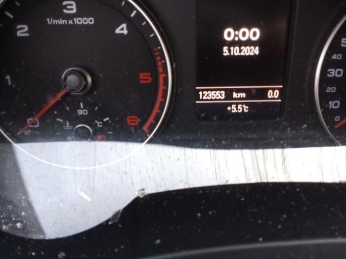 Audi Q3 2.0 TDI 16V 140 Sloopvoertuig (2013, Zwart)