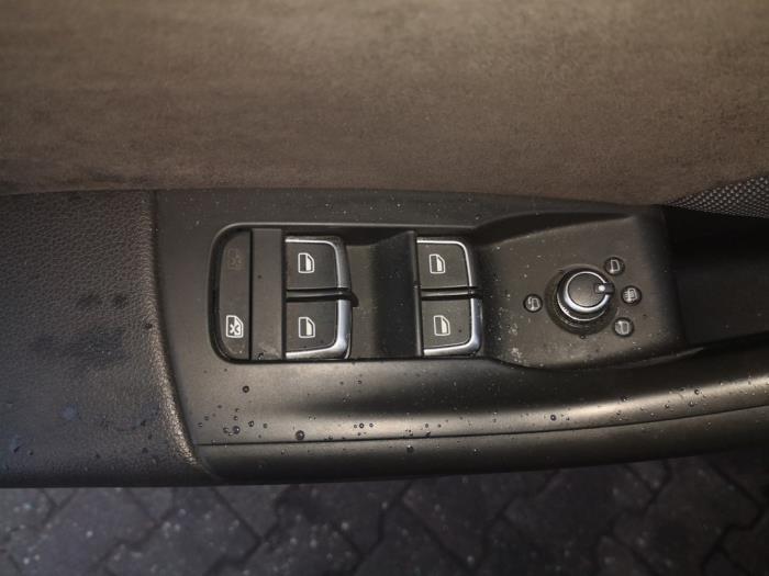 Audi Q3 2.0 TDI 16V 140 Sloopvoertuig (2013, Zwart)