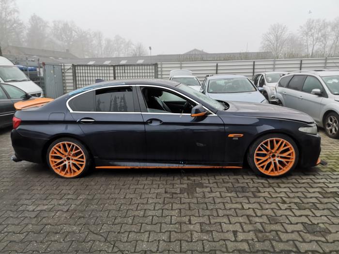 BMW 5 serie 530d xDrive 24V Blue Performance Sloopvoertuig (2013, Blauw)