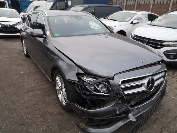 Mercedes E Estate E-220d 2.0 Turbo 16V 4-Matic Sloopvoertuig (2017, Grijs)