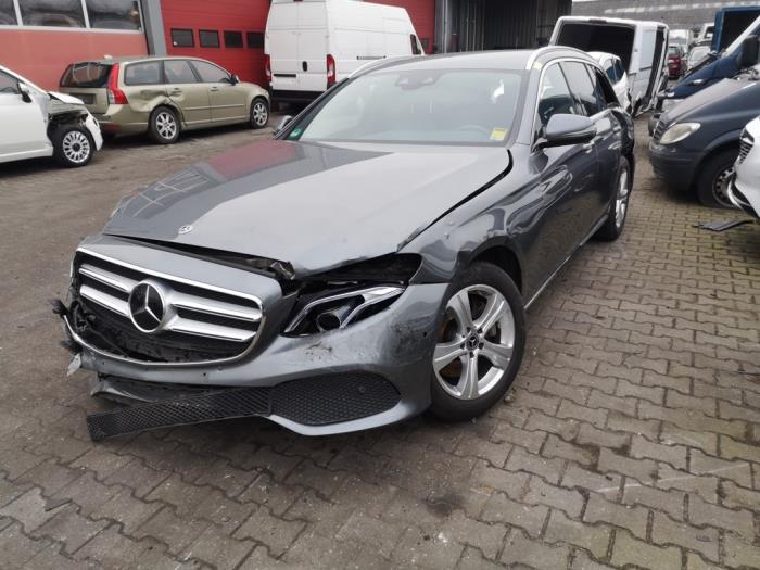 Mercedes E Estate E-220d 2.0 Turbo 16V 4-Matic Sloopvoertuig (2017, Grijs)