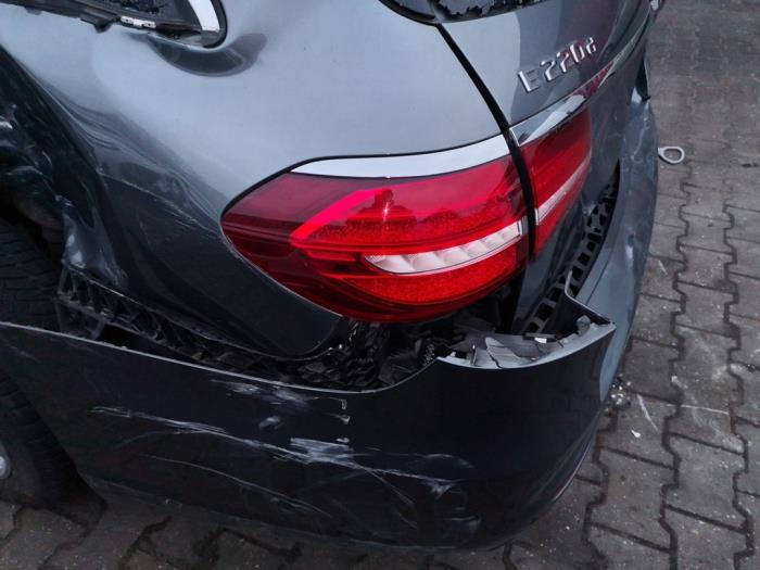 Mercedes E Estate E-220d 2.0 Turbo 16V 4-Matic Sloopvoertuig (2017, Grijs)