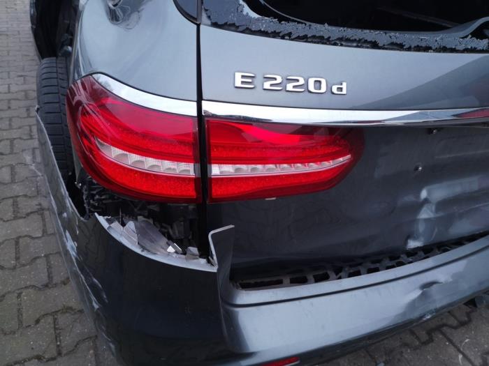 Mercedes E Estate E-220d 2.0 Turbo 16V 4-Matic Sloopvoertuig (2017, Grijs)