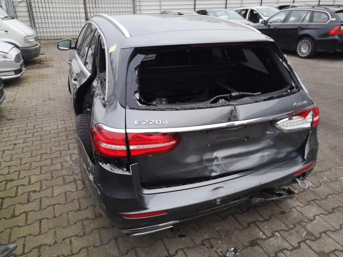 Mercedes E Estate E-220d 2.0 Turbo 16V 4-Matic Sloopvoertuig (2017, Grijs)