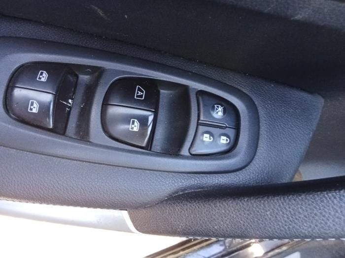 Renault Kadjar 1.6 TCE 165 Sloopvoertuig (2017, Zwart)