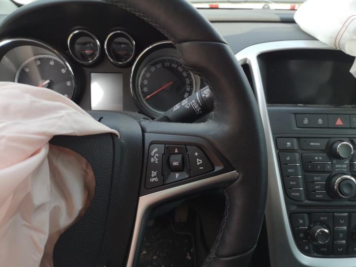 Opel Astra J Sports Tourer 1.6 CDTI 16V Sloopvoertuig (2015, Wit)