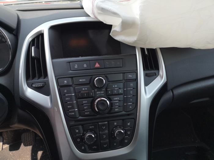 Opel Astra J Sports Tourer 1.6 CDTI 16V Sloopvoertuig (2015, Wit)