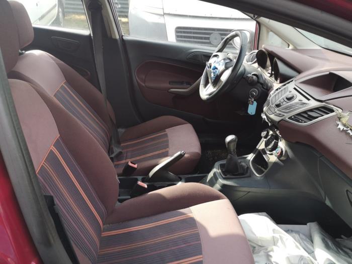 Ford Fiesta 6 1.25 16V Sloopvoertuig (2009, Paars)