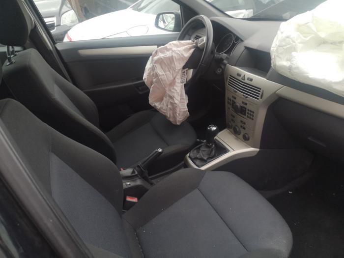 Opel Astra H SW 1.7 CDTi 16V Sloopvoertuig (2008, Zwart)