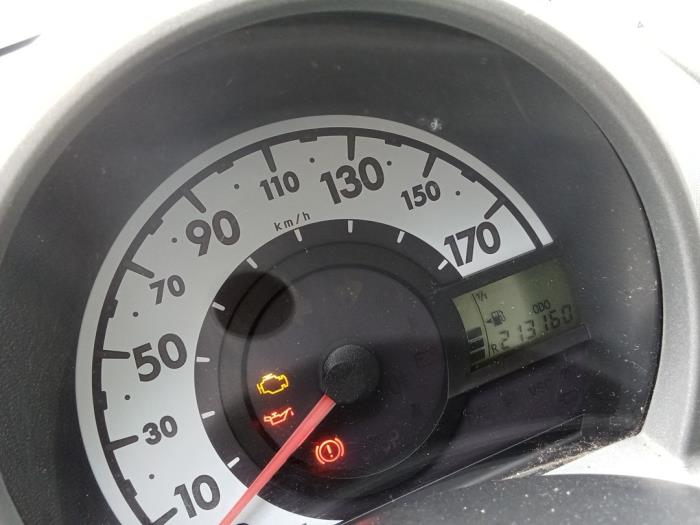 Toyota Aygo 1.0 12V VVT-i Sloopvoertuig (2010, Rood)