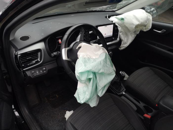 Kia Stonic 1.0i T-GDi 12V Sloopvoertuig (2020, Zwart)