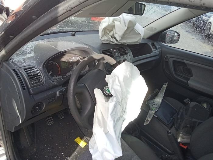 Skoda Fabia II 1.2i Sloopvoertuig (2008, Zwart)