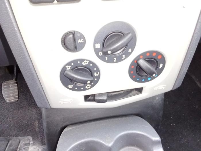 Dacia Logan MCV 1.6 MPI 85 Bifuel Sloopvoertuig (2010, Grijs)