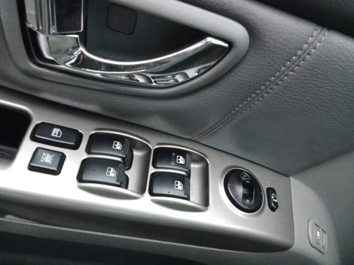 Kia Sorento I 2.5 CRDi 16V Sloopvoertuig (2006, Zwart)