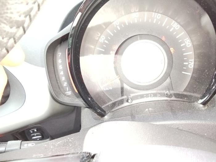 Toyota Aygo 1.0 12V VVT-i Sloopvoertuig (2014, Rood)