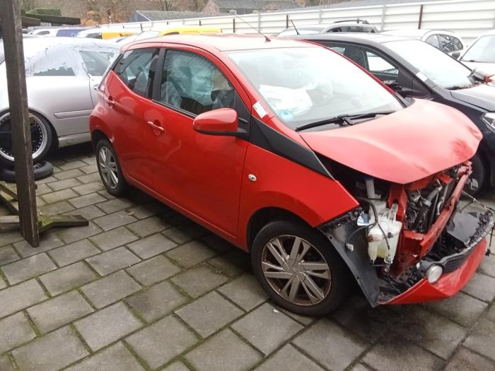 Toyota Aygo 1.0 12V VVT-i Sloopvoertuig (2014, Rood)