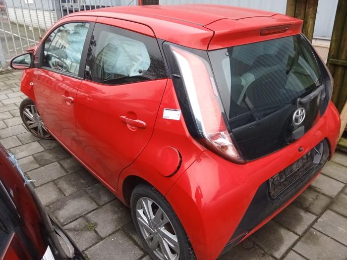 Toyota Aygo 1.0 12V VVT-i Sloopvoertuig (2014, Rood)