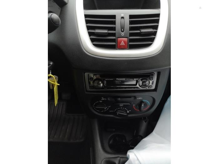 Peugeot 206+ 1.1 XR,XS Sloopvoertuig (2009, Rood)