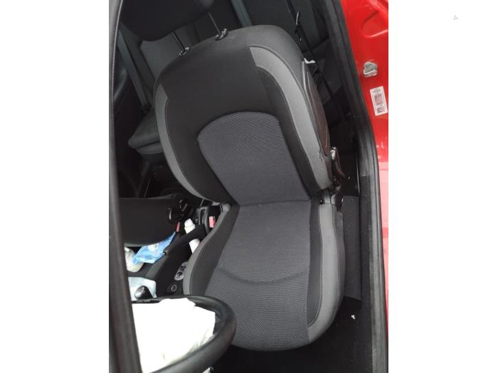 Peugeot 206+ 1.1 XR,XS Sloopvoertuig (2009, Rood)