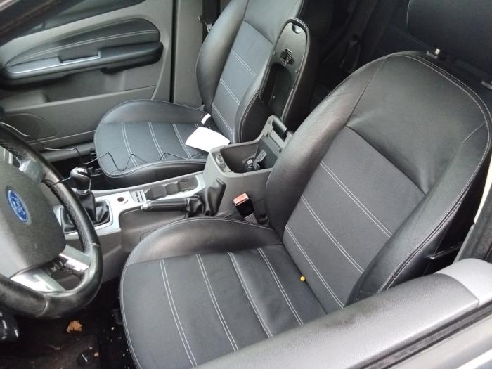 Ford Focus 2 Wagon 1.8 16V Sloopvoertuig (2009, Zwart)